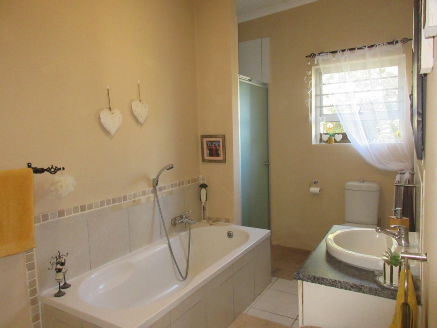 2 Bedroom Property for Sale in Bathurst Eastern Cape